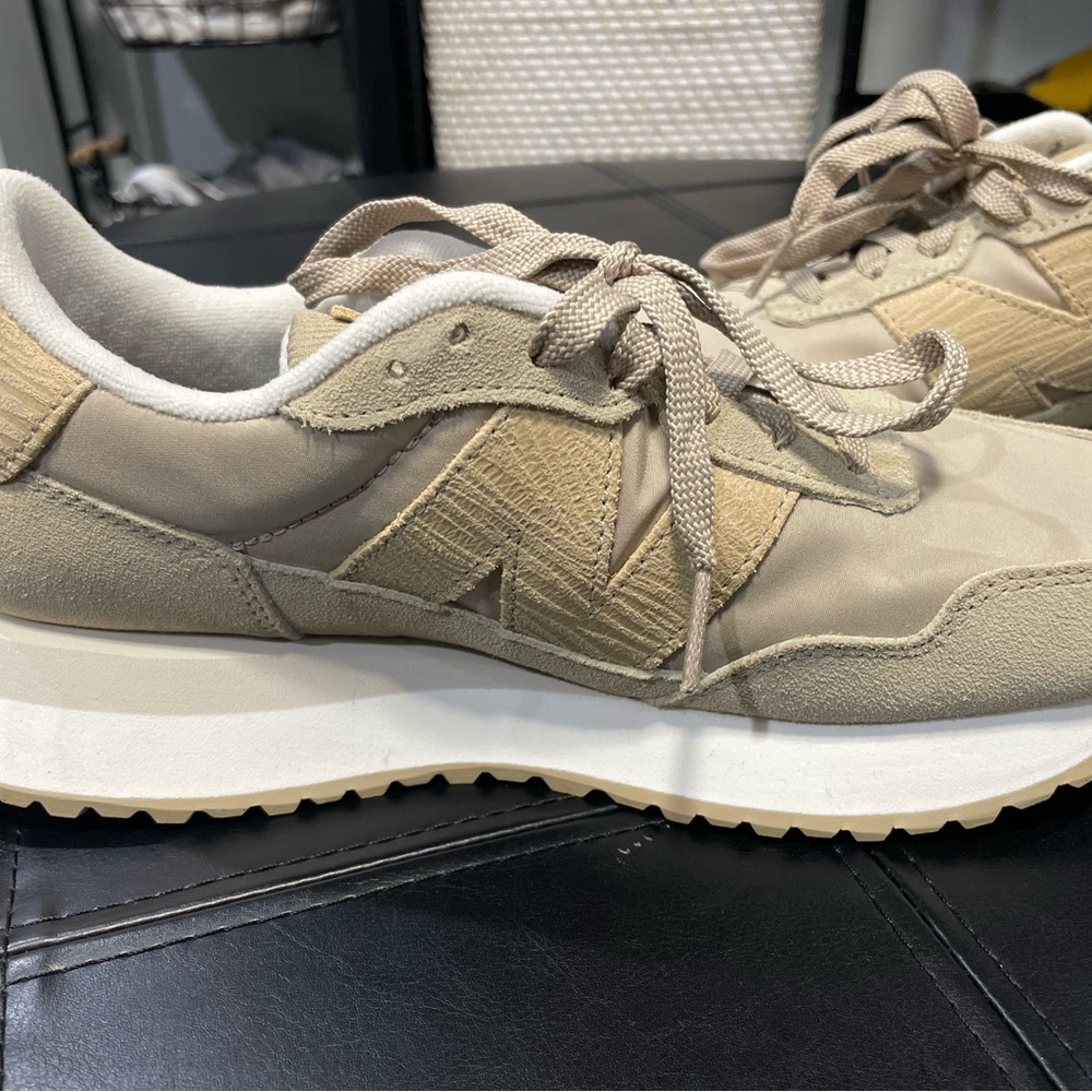 New Balance Beige/Tan Retro Runner Sneakers - Picture 9 of 10